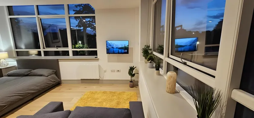 Studio Flat in Tottenham - Image 1