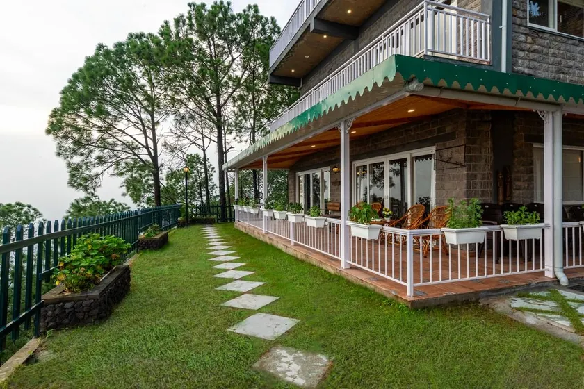 ELIVAAS 4 BHK With Garden & Bonfire - Fleur De Lis - Image 1