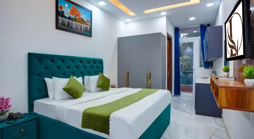 Limewood Stay - Sector 29 Gurgaon - Image 1