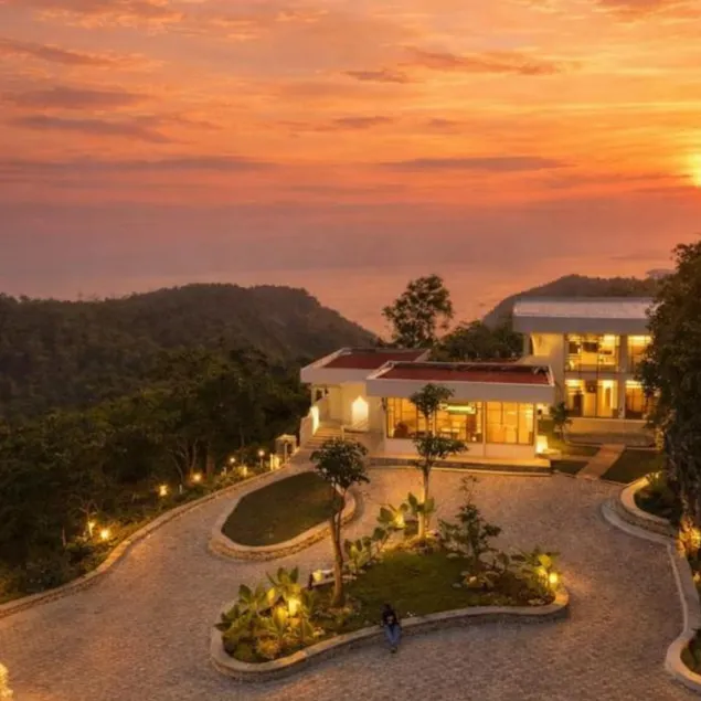 Stone Valley Resort & Beach - Image 1