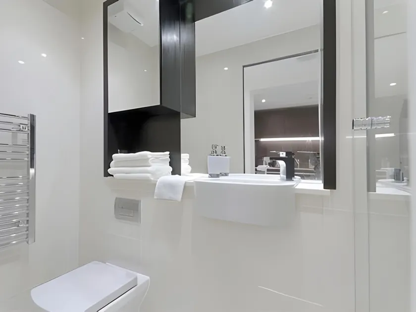 BLOOMSBURY APARTMENTS - Image 1