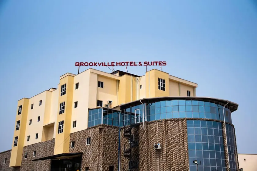 Brookville Hotel & Suites - Image 1