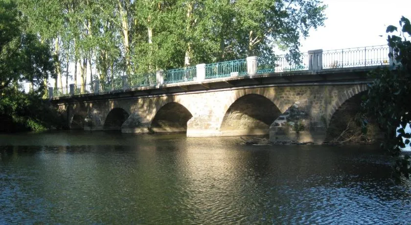 Le Petitepinay Chambres et Gîte - Image 1