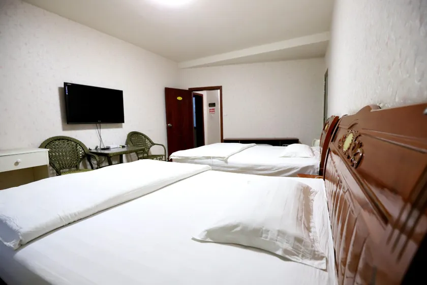 Honghao Hotel - Image 1
