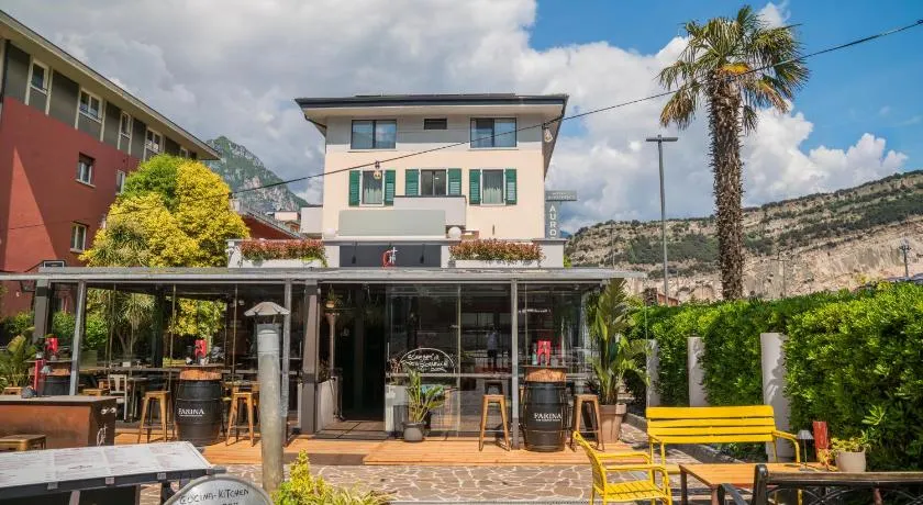 Hotel Aurora Nago-Torbole - Image 1