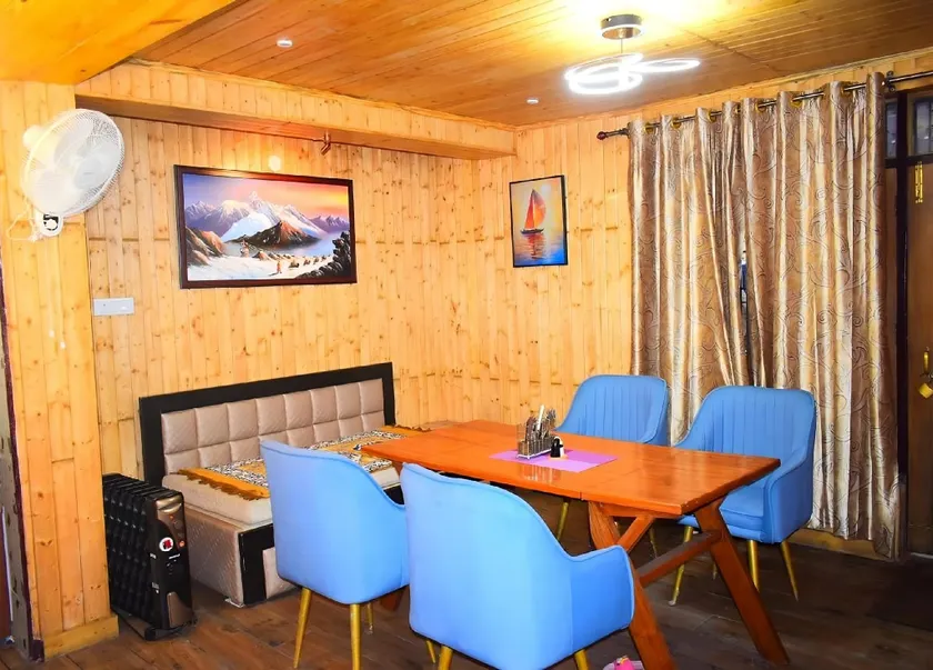 Pine View Croft Luxurious 2BHK close to mall Rd - Image 1
