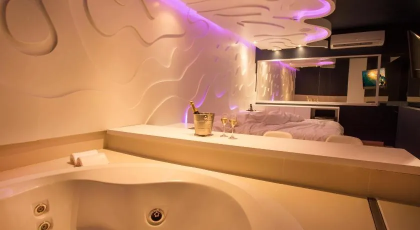 Tout Motel (Adults Only) - Image 1