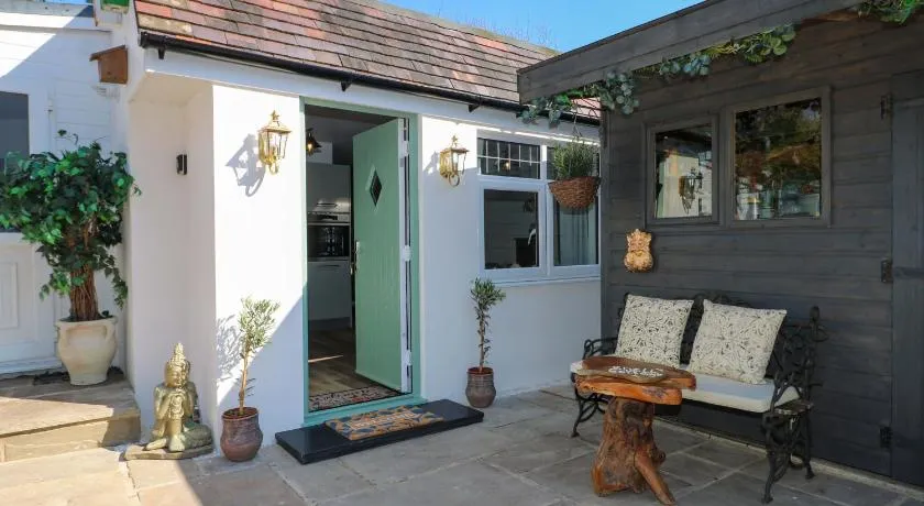 Shell Cottage - Image 1