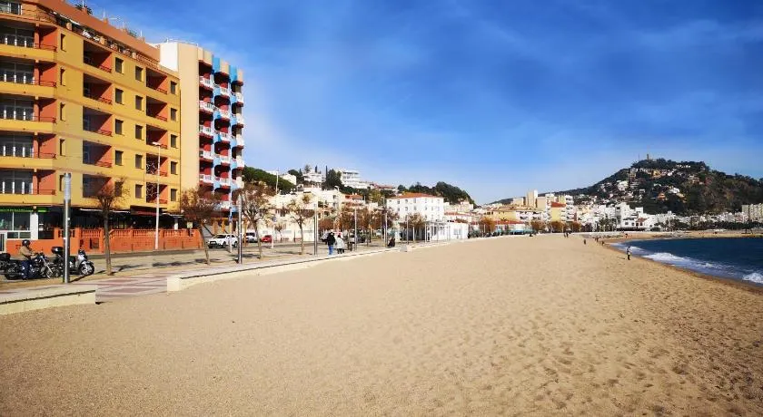 Apartamentos Elvira - Image 1