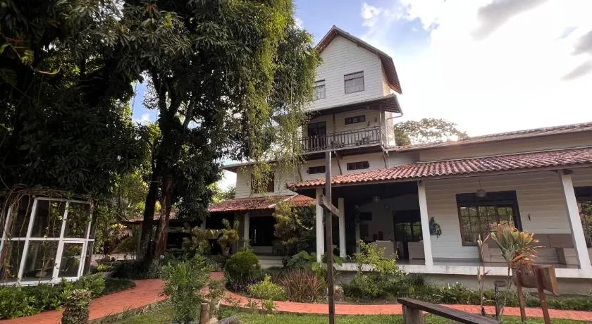 Rey House - Image 1