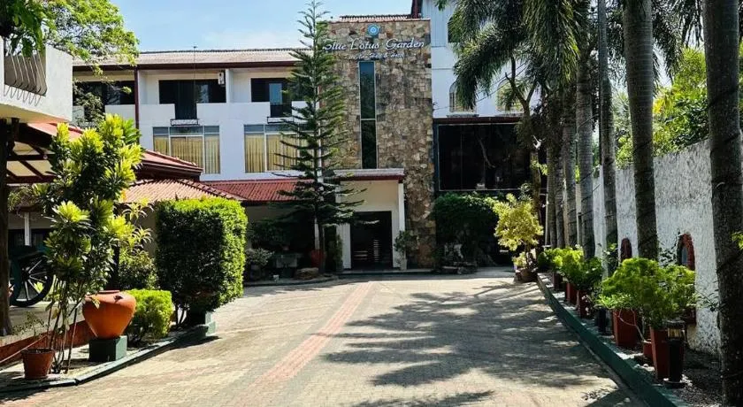 Blue Lotus Garden Hotel - Image 1