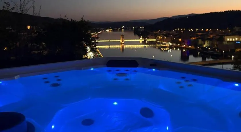 La Bâtie - Jacuzzi - Vue - Amazing view - Parking privé - Image 1