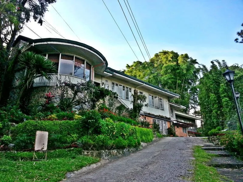 Mountain Lodge Hotel and Restaurant - Image 1