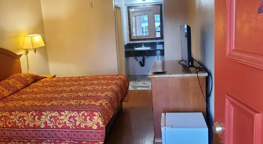 El Rio Motel - Image 1