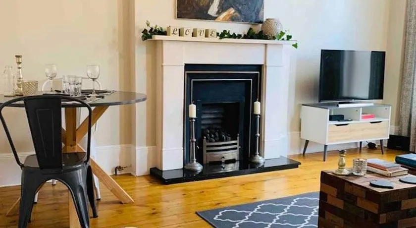 Luxury Fulham Flat with 5* touches nr River Thames - Image 1