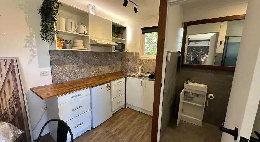 Guest House in East Devonport - Image 1