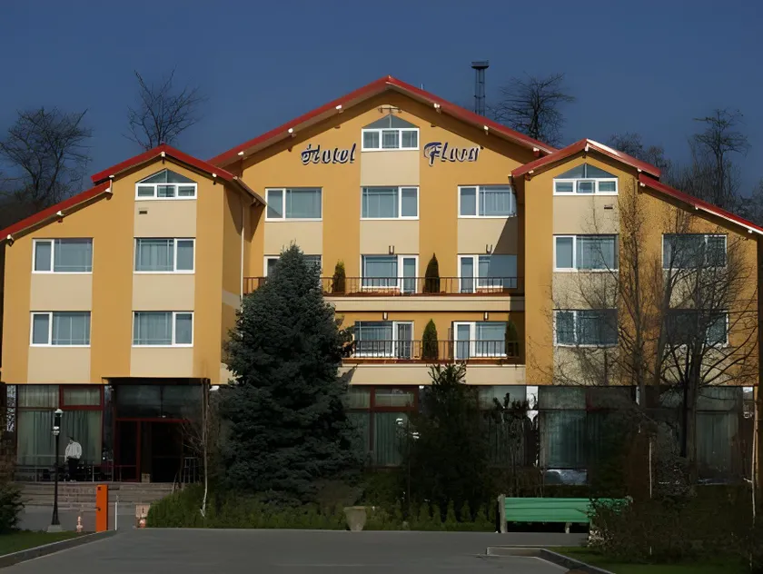 Hotel Flora - Image 1