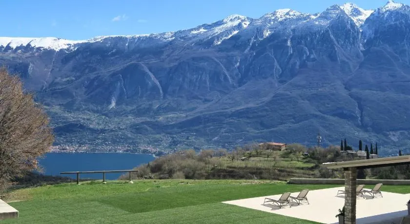 Oasi Da Vinci Apartments Lake Garda View - Image 1