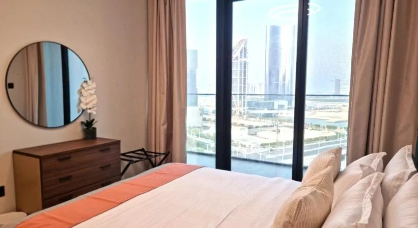 Elegant Pool-View 1BR Near Cleveland Clinic - Image 1