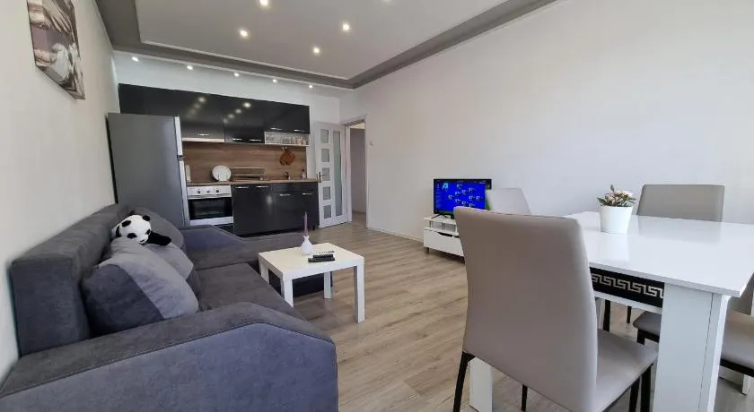 Luxury two bedroom Crown apartament - Image 1