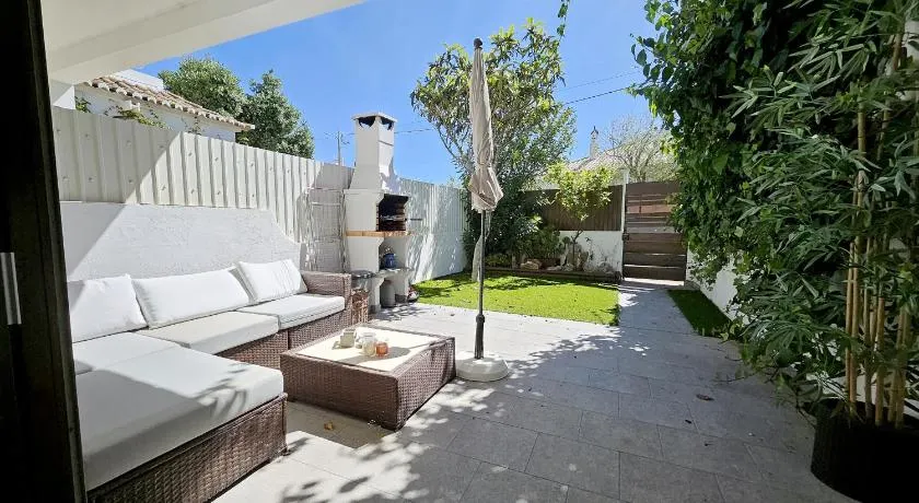 Magnific Studio with a cozy garden, 5 minutes to the beach - Image 1