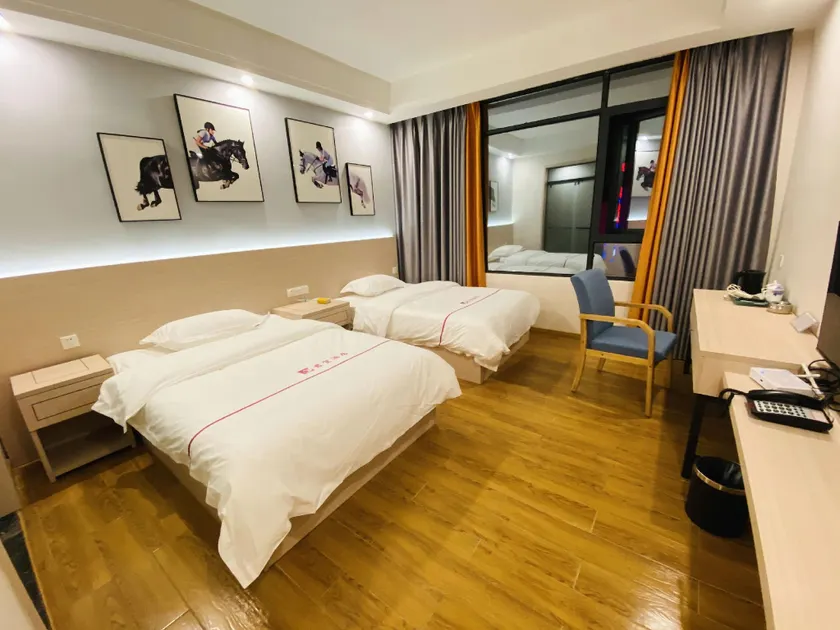 Junyi Hotel - Image 1