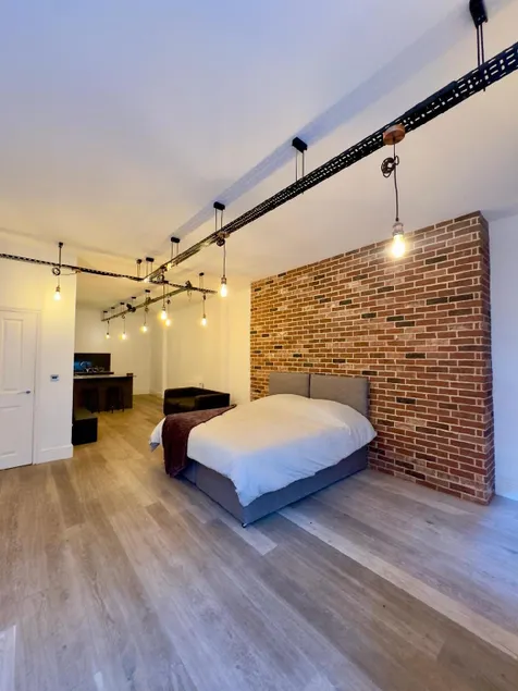 Chic Brighton Studio - Image 1