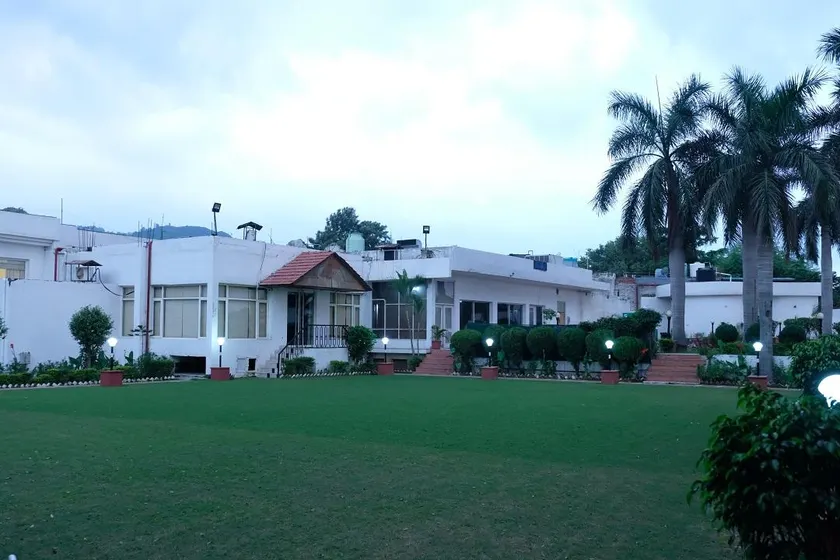 Black Mango Resort - Image 1
