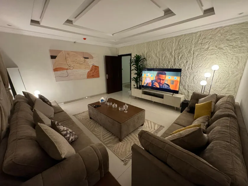 Luxury Style Apartment Sari Street - Image 1