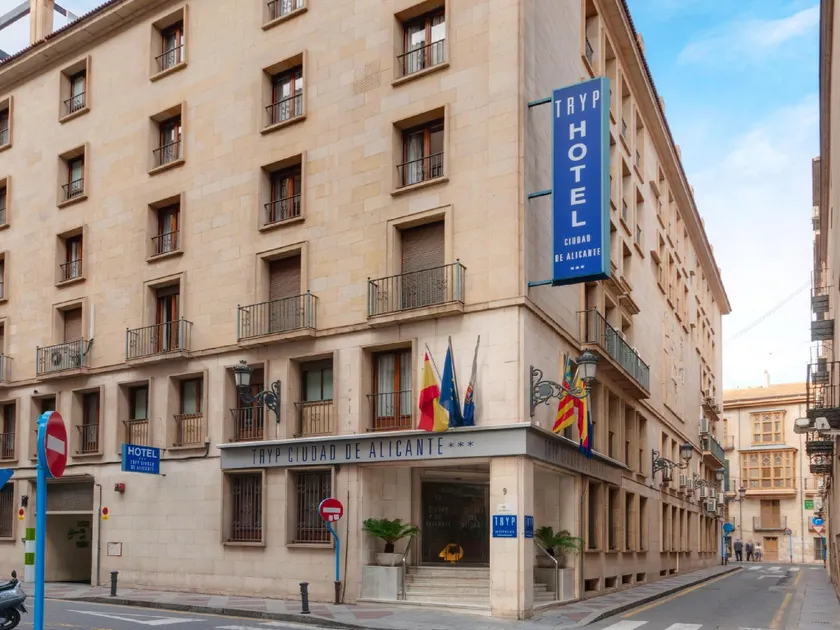 Tryp Ciudad de Alicante Hotel - Image 1