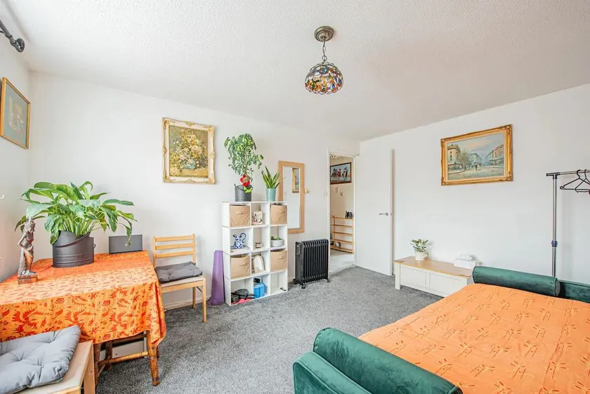 Home Away Home near Heathrow Airport - Image 1
