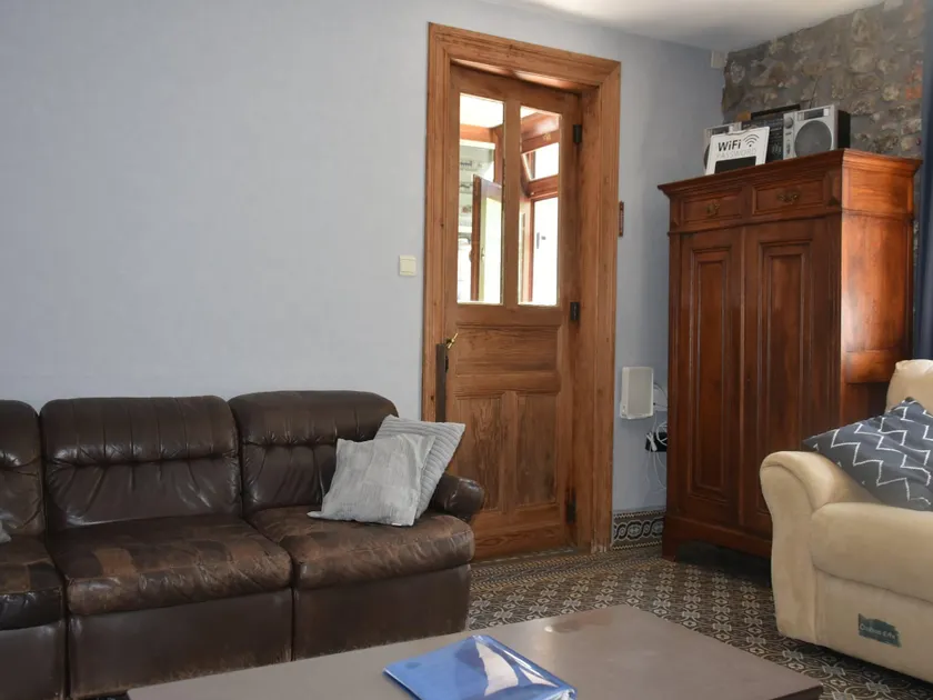 Tranquil Forestside Cottage - Image 1