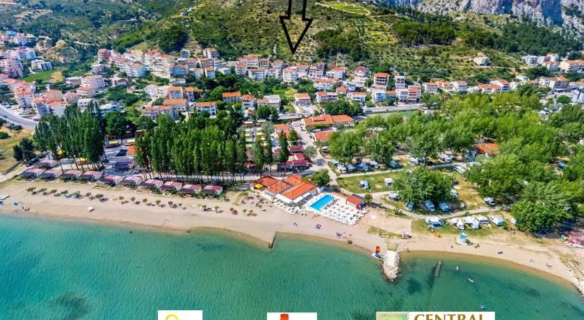 Apartments Rubic Omis- 230m from sandy beach - Image 1