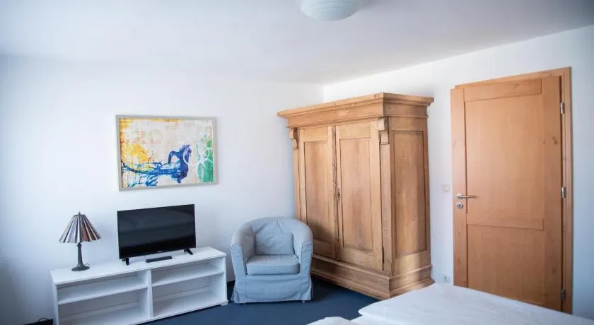 Mahlzeit - Hotel Brauhaus Weyhausen - Keramikstudio - Image 1