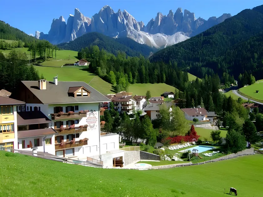 Hotel Tyrol - Image 1