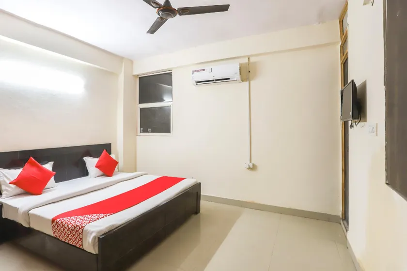 Hotel O Royal Residency - Image 1