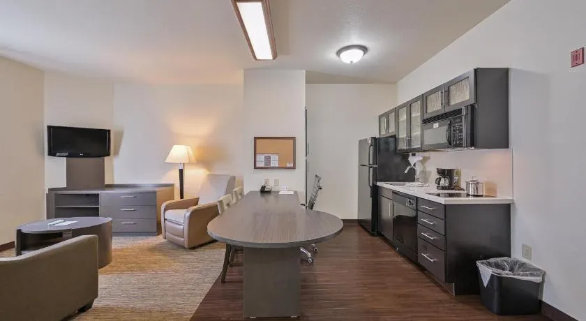 Affordable Suites of America Tulsa - Image 1