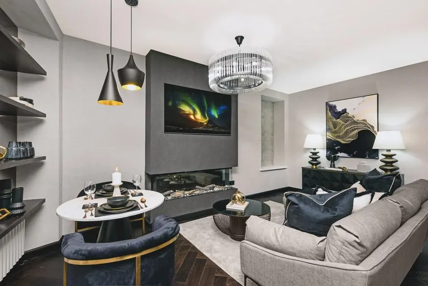 Sovo - Luxury Romantic WestEnd Apartment With Jacuzzi Spa Bath - Image 1