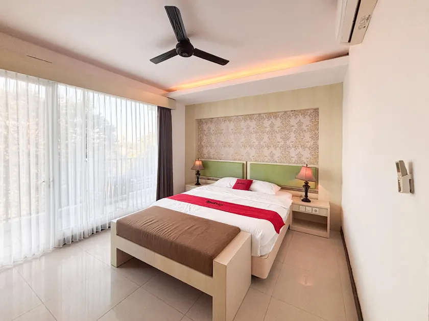 RedDoorz @ First Homestay Bypass Kuta - Image 1