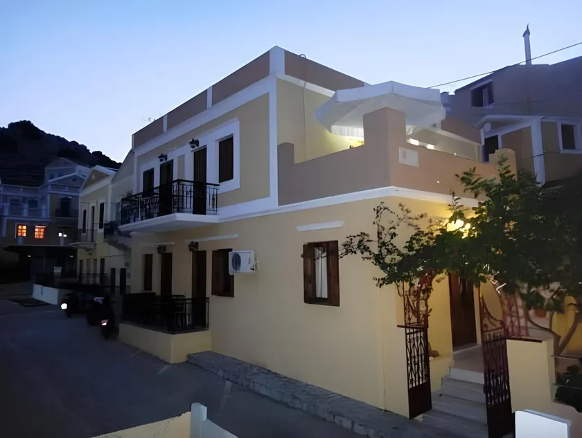 Grace Hotel & Studios - Image 1
