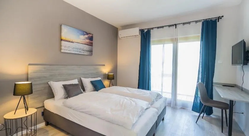 Holiday Hotel Siófok - Image 1