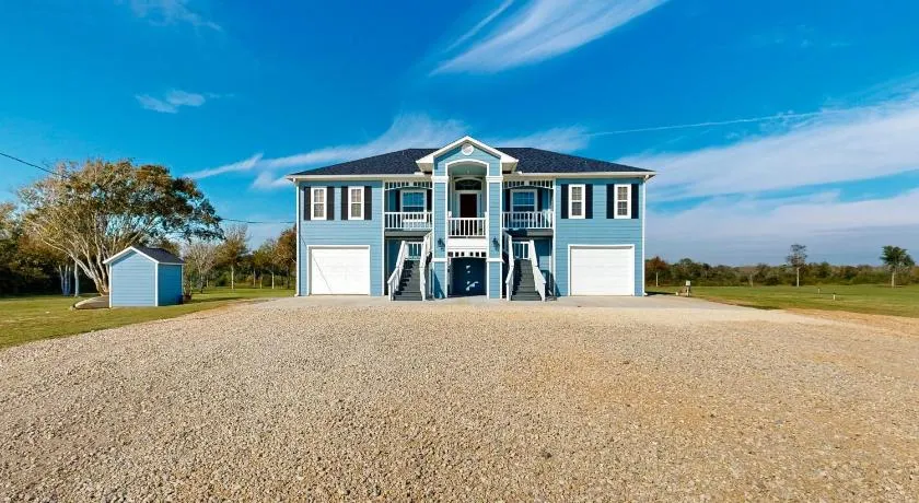 30-Acre Danbury Retreat By the Bayou: BBQ & Views - Image 1