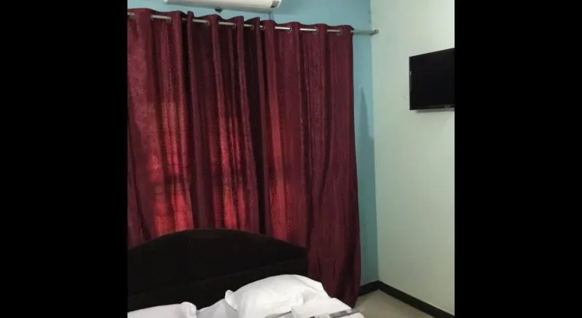Space craft guest house - Image 1
