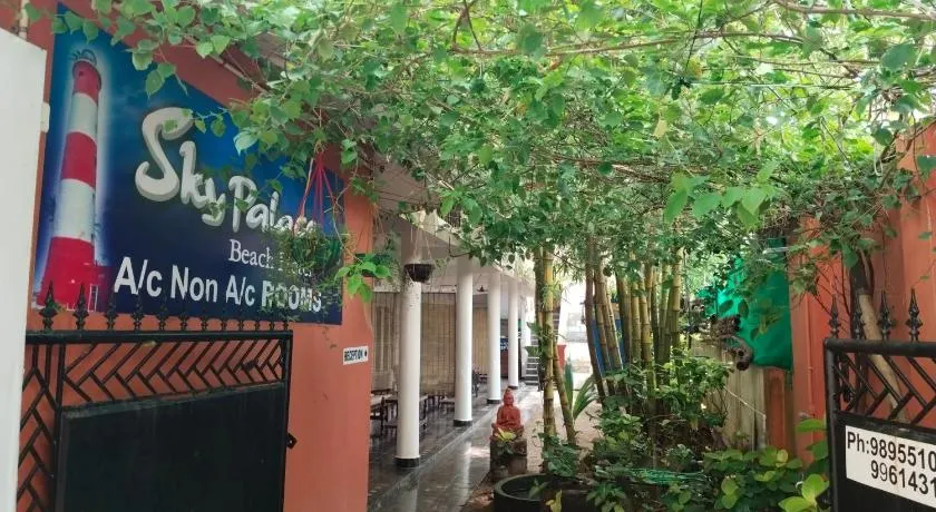 Sky Palace Beach Hotel - Image 1