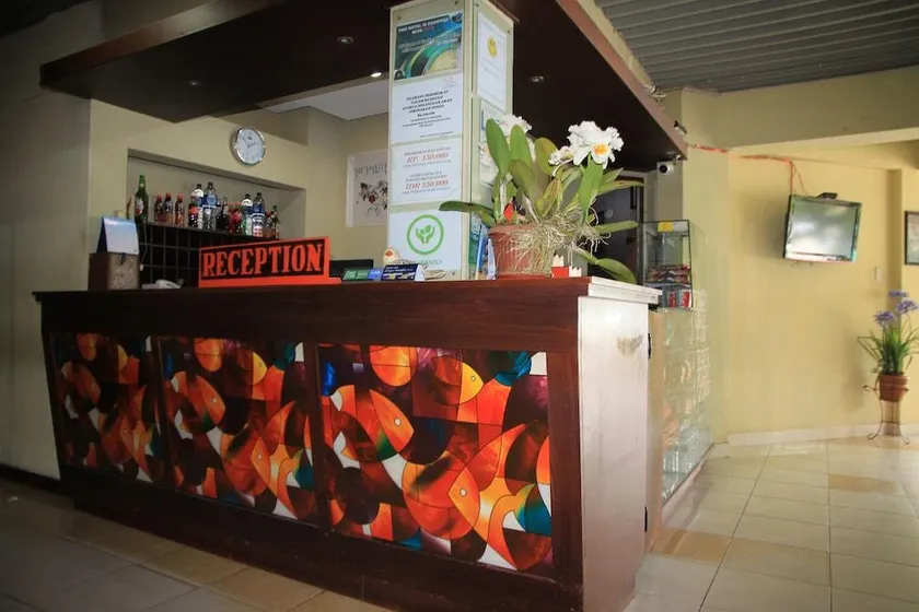 Pandu Lakeside Hotel Parapat - Image 1