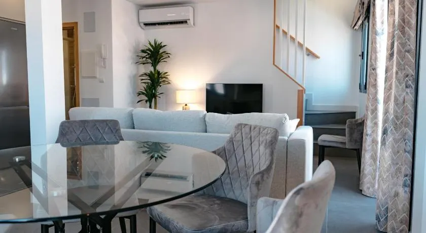 APARTAMENTOS VIRGEN DEL CARMEN - Image 1