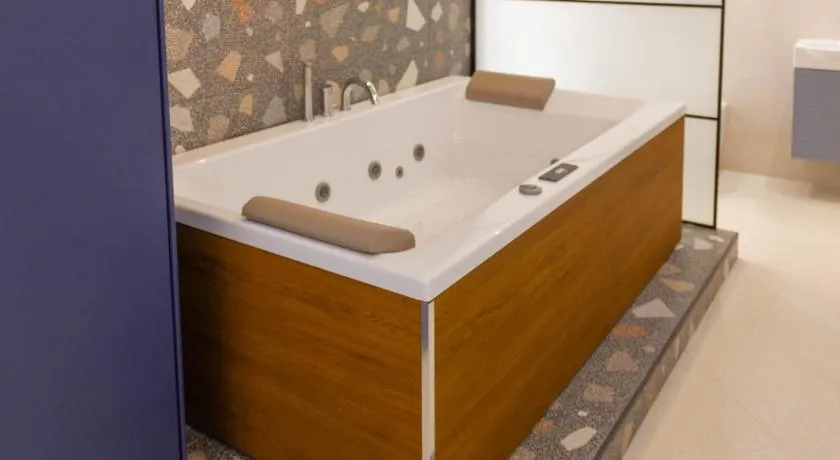 Boca Luxury Rooms - Image 1