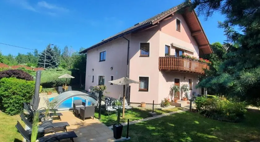 Pool Apartments - Image 1