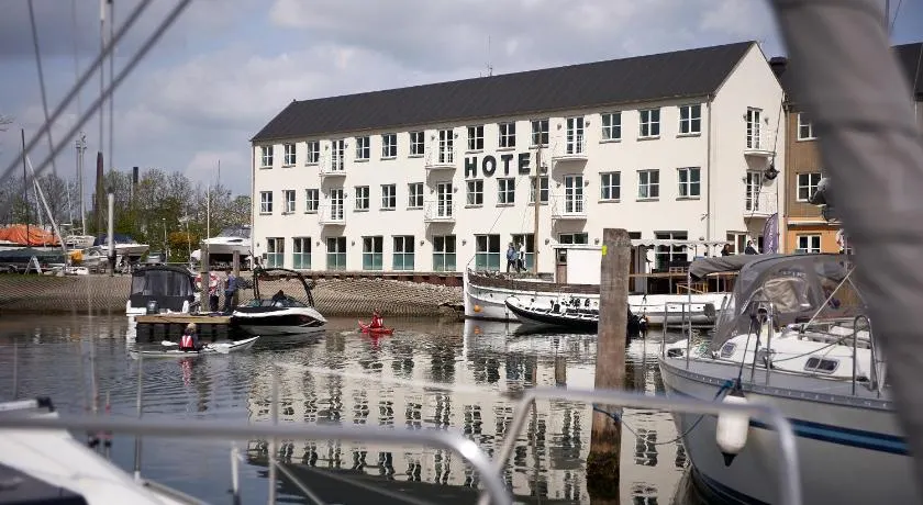 BB-Hotel Aarhus Havnehotellet - Image 1