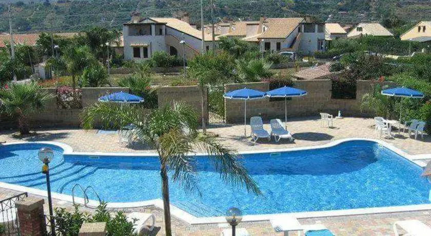 MANSARD CAMELIE .... über Normanni, 45 Campofelice di Roccella - Palermo-Sizilien - Image 1